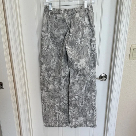 No Boundaries Camo Wide Leg Pants - Picture 6 of 9